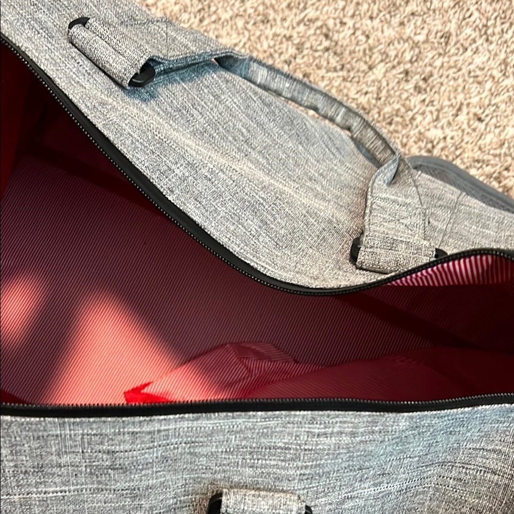 Herschel Supply Company Weekend Gray Duffel Bag - Picture 5 of 5